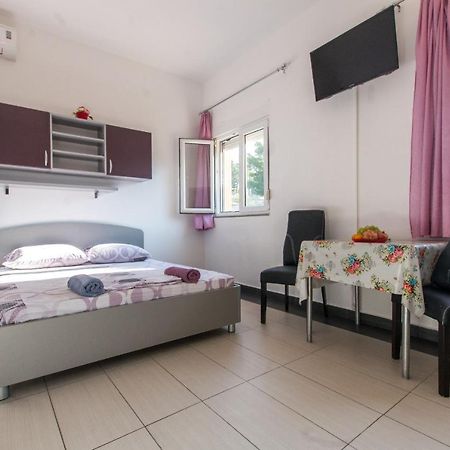 Studio Apartments Zloic In Krvavica Exterior foto