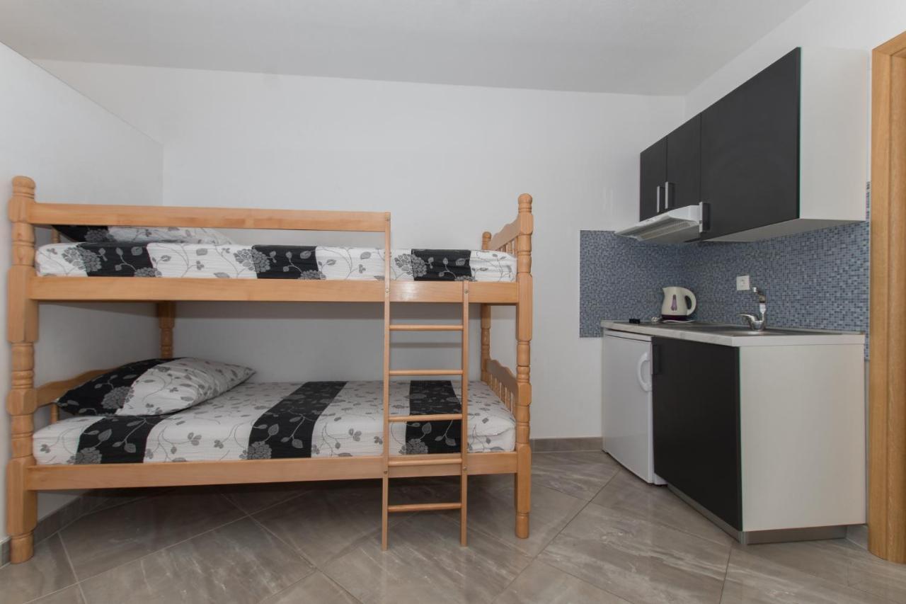 Studio Apartments Zloic In Krvavica Exterior foto