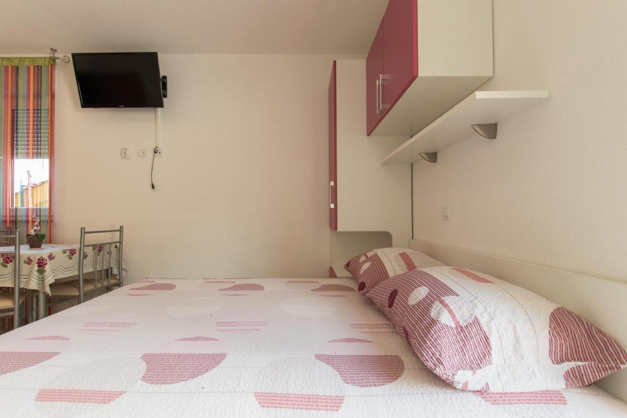Studio Apartments Zloic In Krvavica Exterior foto