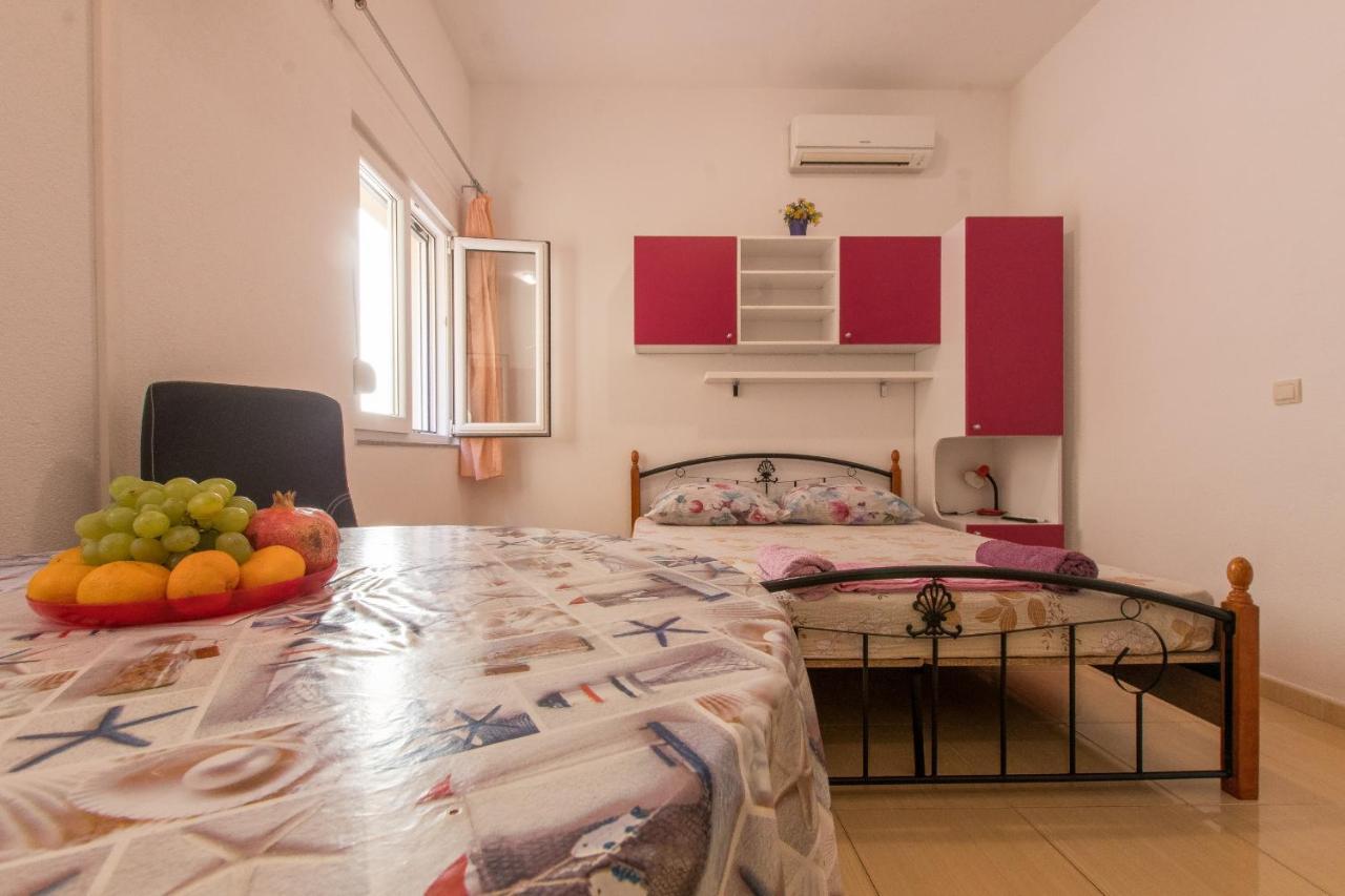 Studio Apartments Zloic In Krvavica Exterior foto