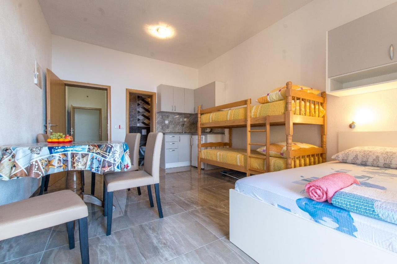 Studio Apartments Zloic In Krvavica Exterior foto
